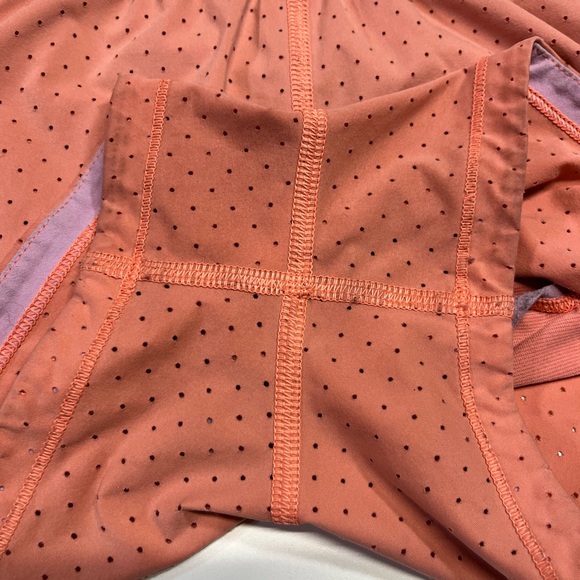 Lululemon Final Lap 2.5” Shorts Pop Orange Women’s Size 6 - Picture 3 of 9